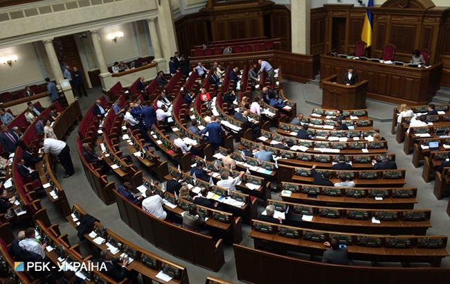 Нардепы рассматривают законопроект об антикоррупционном суде в полупустом зале