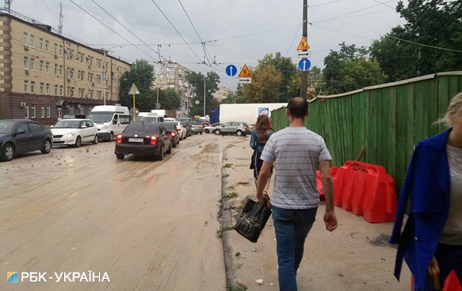 У Подільському районі Києва обвалився шляхопровід