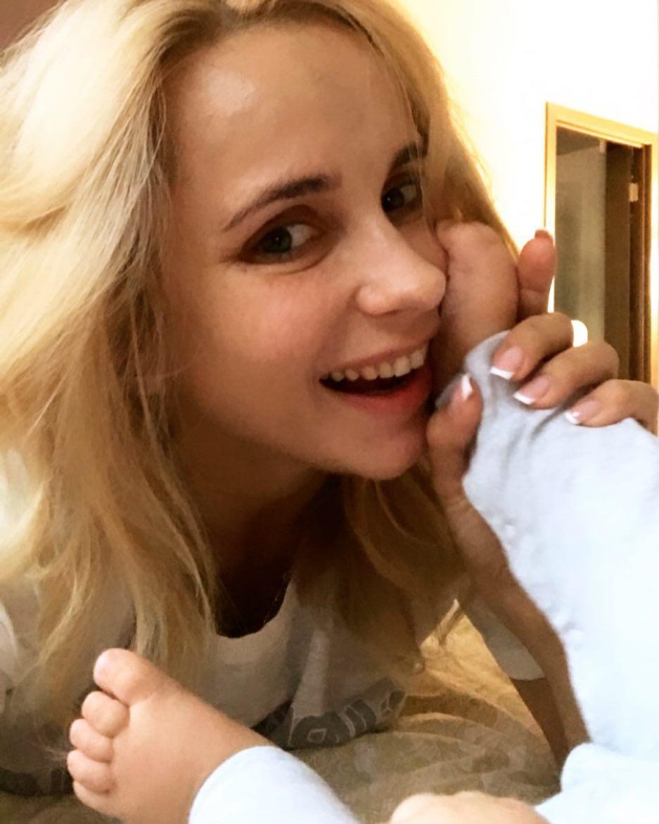 "Такая домашняя": Лилия Ребрик показала, как выглядит без косметики