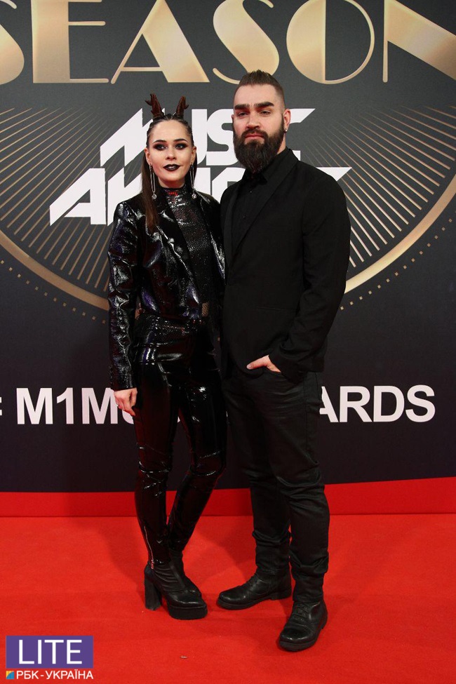 Каменських, Дорофєєва, Джамала: фото з червоної доріжки M1 Music Awards 2018