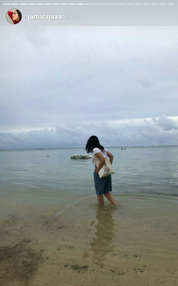 Джамала на пляже Маврикия