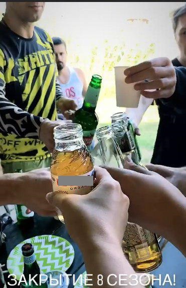 "Меня преследуют": Снежана Бабкина показала веселые кадры с мужем и сыном