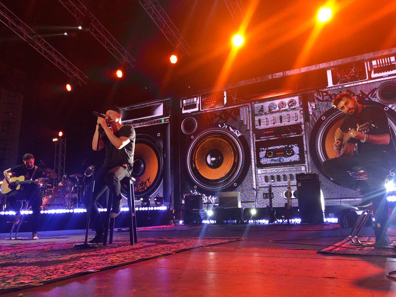 Новые песни и тонны драйва: Бумбокс порвали на куски 10 тысяч сердец в переполненном Дворце Спорта (фото)