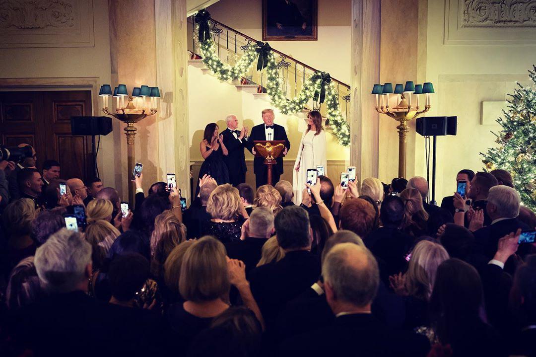 Как невеста: Мелания Трамп поразила нарядом космической стоимости (фото)