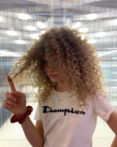 Віра Брежнєва поділилася яскравими фото в день народження дочки