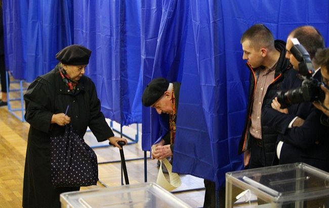 Скільки кандидати витратили на голос виборця: рейтинг вас здивує