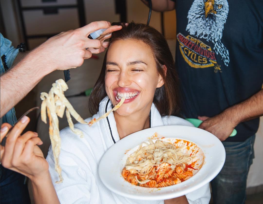 Улюблений стиль, перевірені б'юті-прийоми і правила харчування: 5 секретів краси і стрункості Ірини Шейк