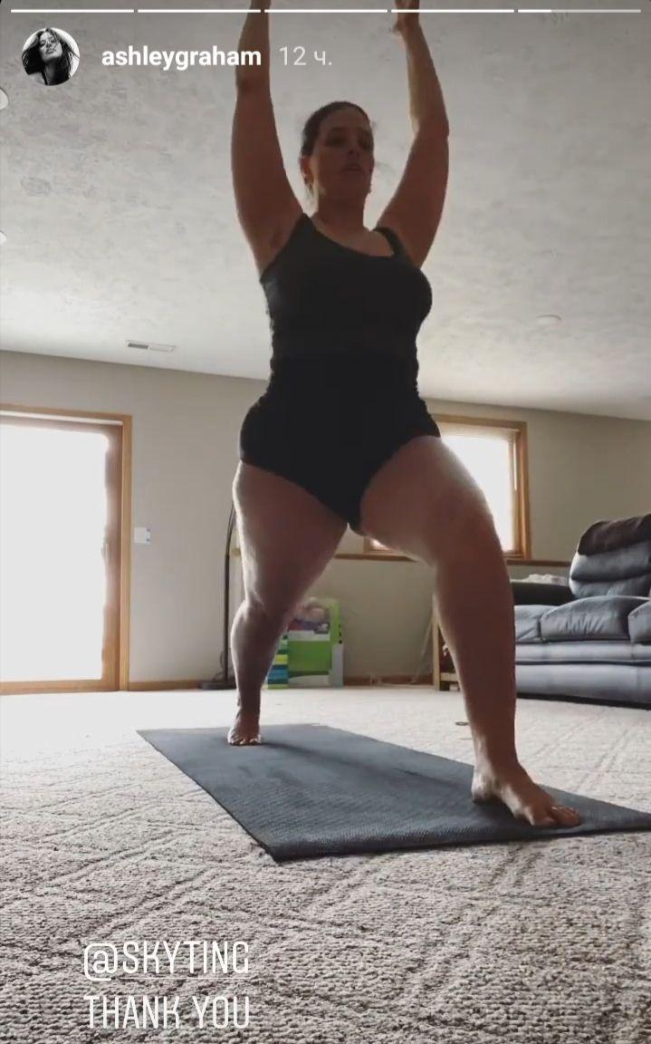 Ох вже ці щічки і ямочки! Ешлі Грем розчулила мережу відео з 3-місячним сином