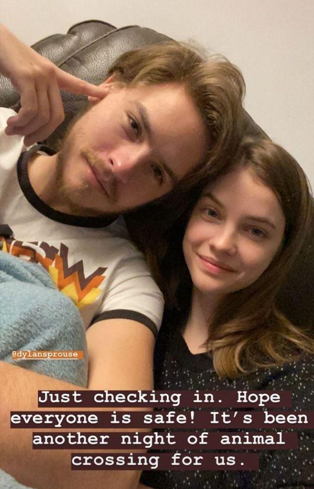 Без макияжа и в объятиях любимого: "ангел" Victoria’s Secret Барбара Палвин поделилась откровенным фото с карантина