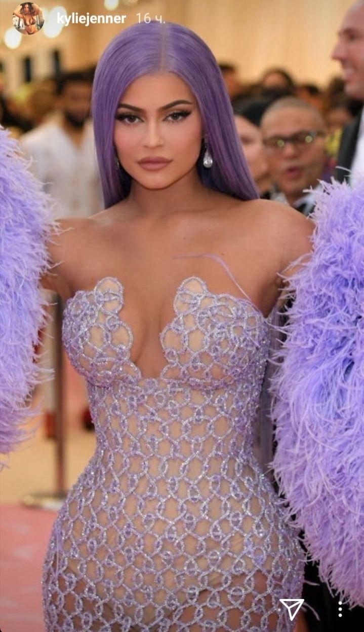 Спокуслива тенісистка: Кайлі Дженнер захопила бездоганною фігурою в спортивному образі