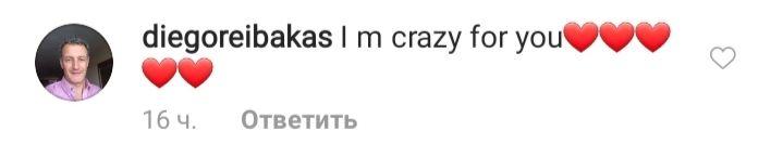Она не меняется! Элизабет Херли блистает в пикантном мини-платье, которое носила 21 год назад
