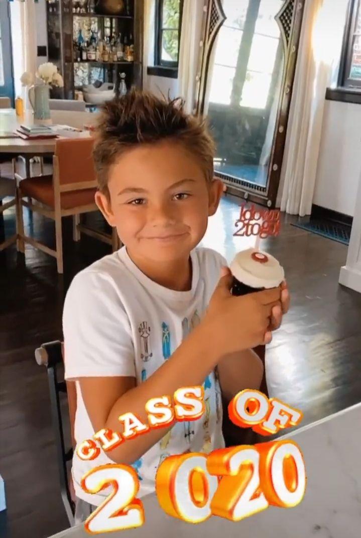 Идеальная мамочка: Алессандра Амбросио умилила сеть забавными фото с детьми