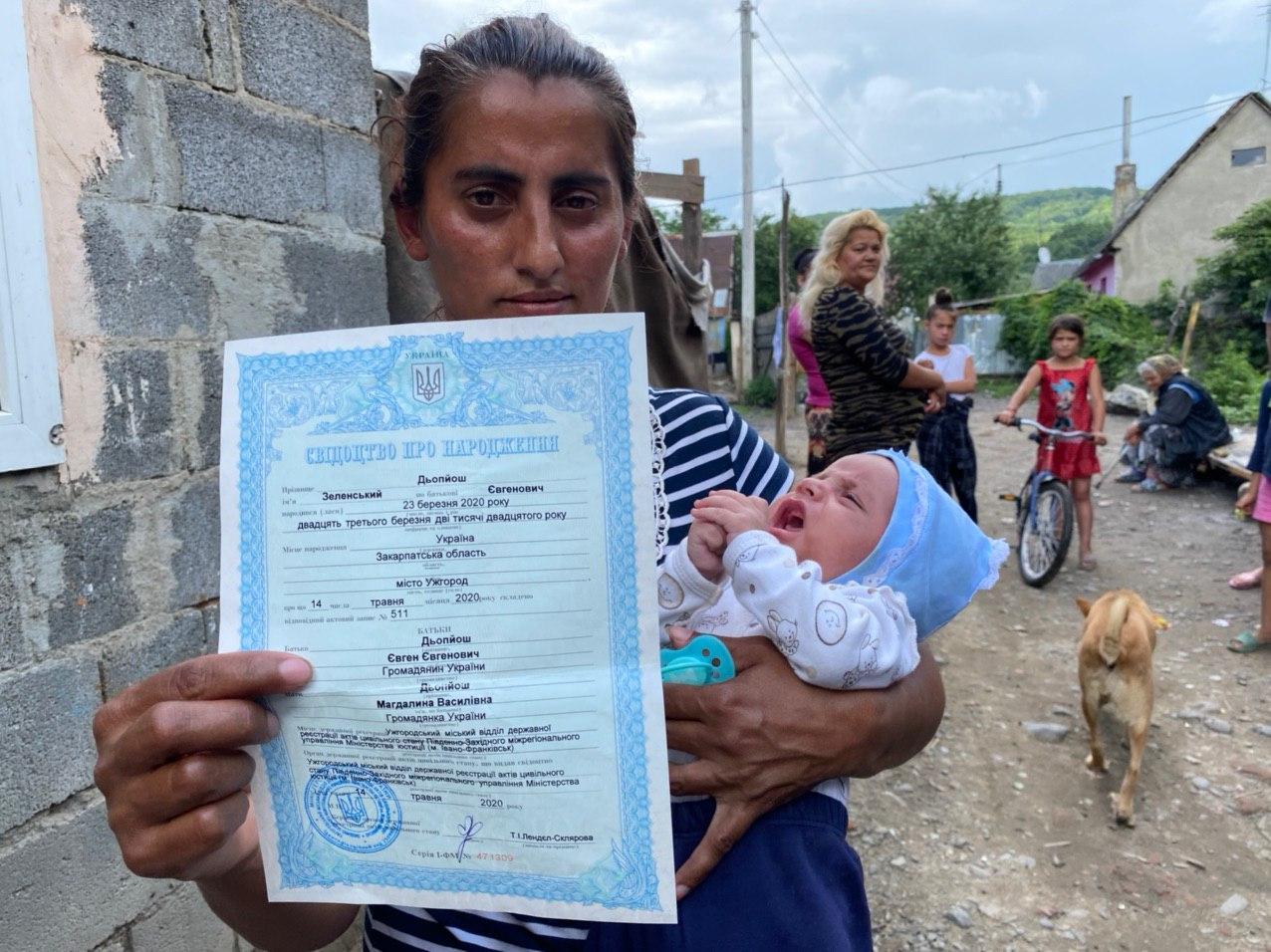 В Ужгороде мама маленького Зеленского рассказала о сыне и обратилась к президенту (видео)