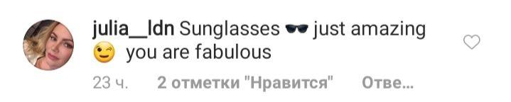 Ідеальна з ніг до голови: Сальма Хайек демонструє яскравий пляжний образ і наймодніші окуляри сезону