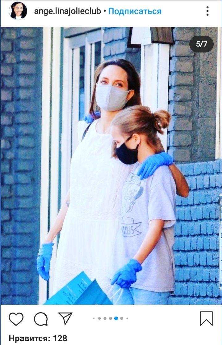 Просто і стильно: Анджеліна Джолі підкреслила струнку фігуру трендовими літніми речами