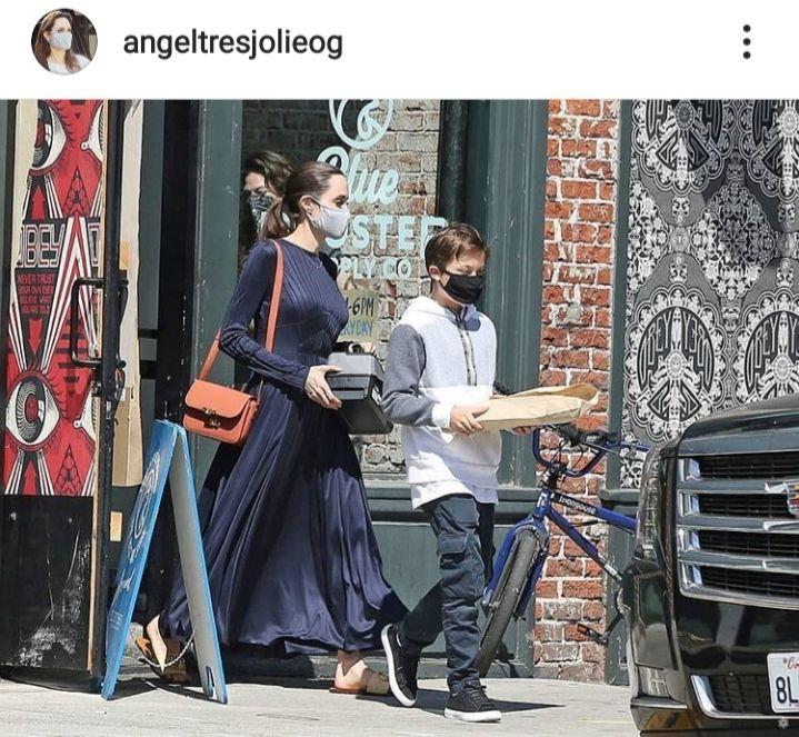 На прогулянку в розкішному платті: Анджеліна Джолі підкреслила тонку талію жіночним вбранням