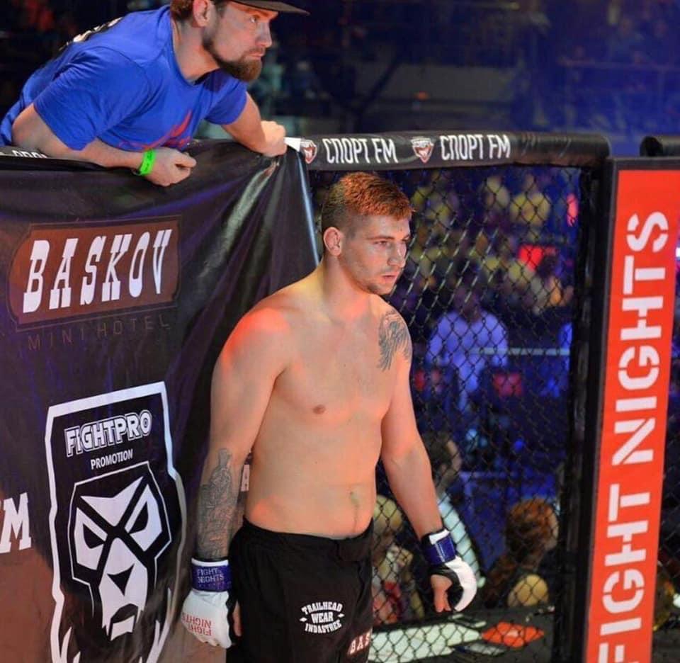 Нападения на активистов и погромы в мэрии: в сети опознали харьковского стрелка &quot;оплотовца&quot;