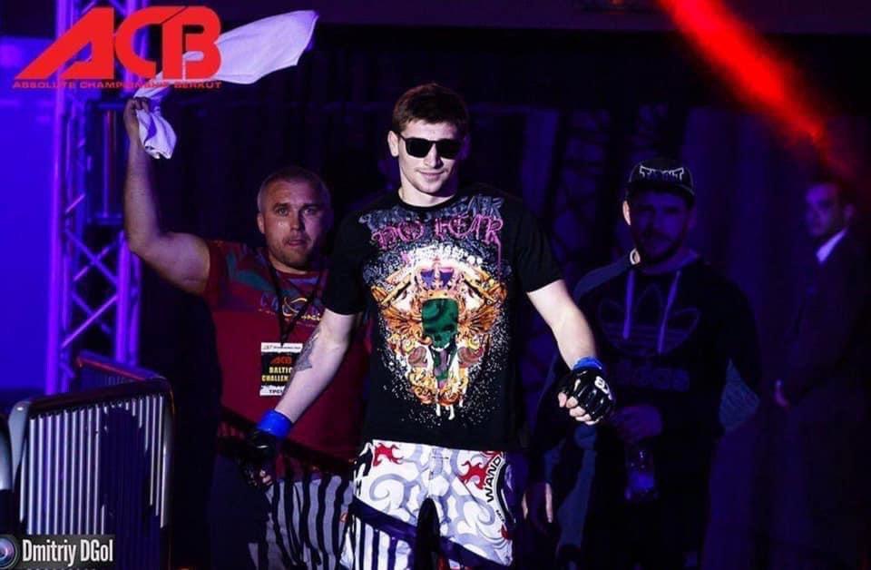 Нападения на активистов и погромы в мэрии: в сети опознали харьковского стрелка &quot;оплотовца&quot;