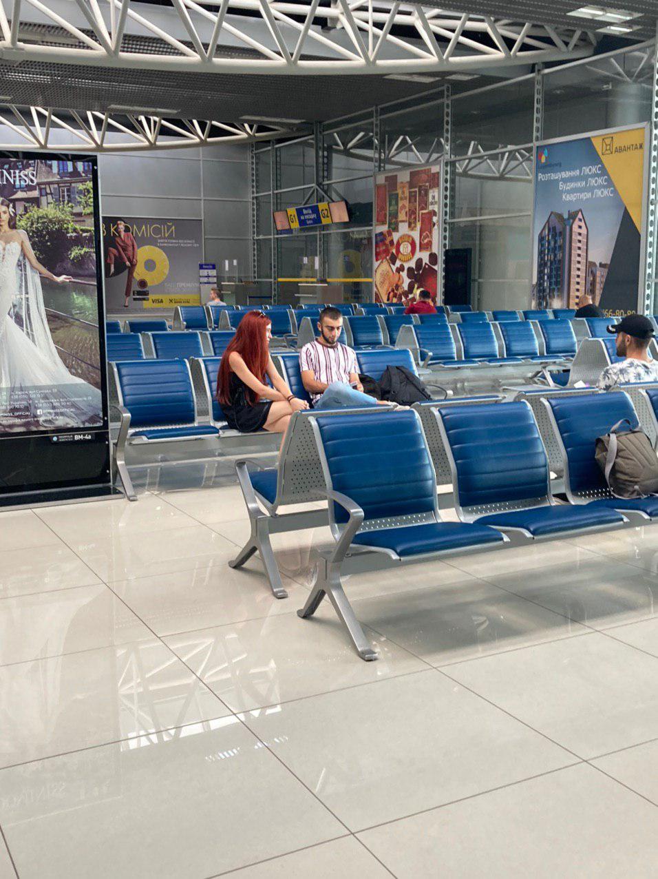 Украинка шокировала правдой о соблюдении карантина в аэропорту Харькова