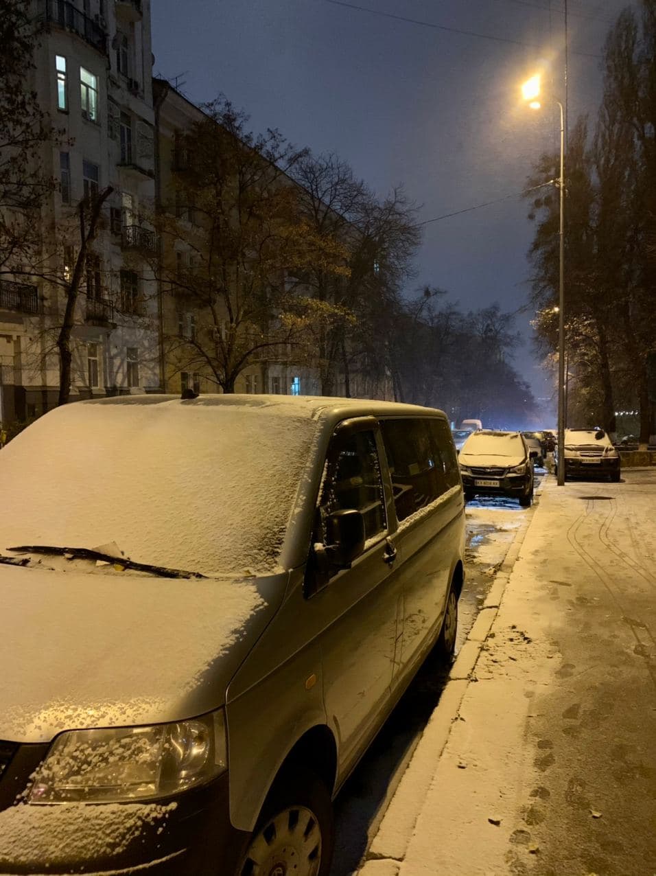 В Киеве выпал первый снег: фото и видео запорошенной столицы