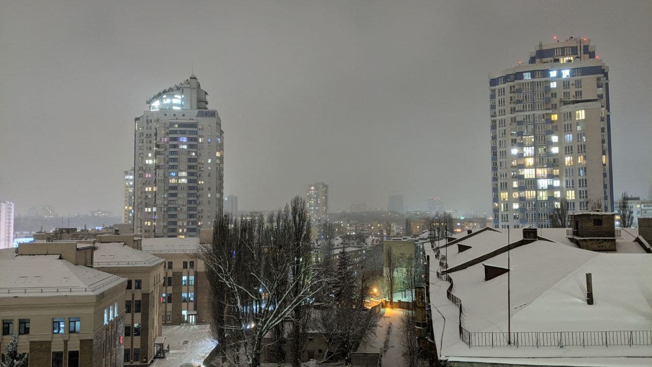 В Киев пришла зимняя сказка: фото и видео снегопада