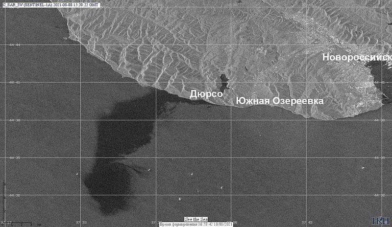 У Чорному морі трапився масштабний витік нафти: вчені говорять про екокатастрофу (фото)