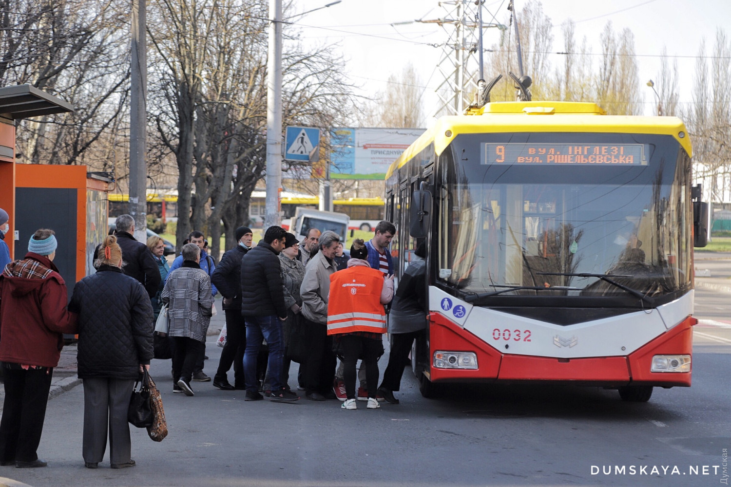 Транспортний колапс: в Одесі люди блокують дороги та б'ють водіїв