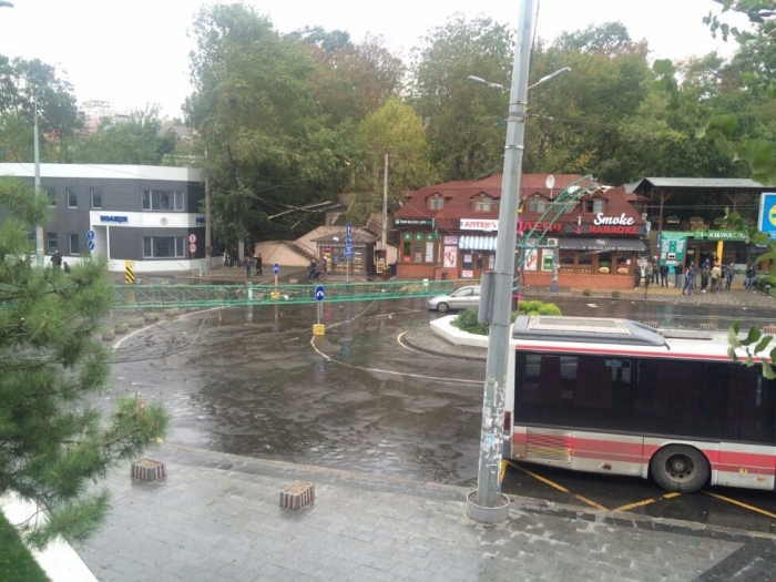 Фото: НП сталася біля центрального входу в парк Аркадія