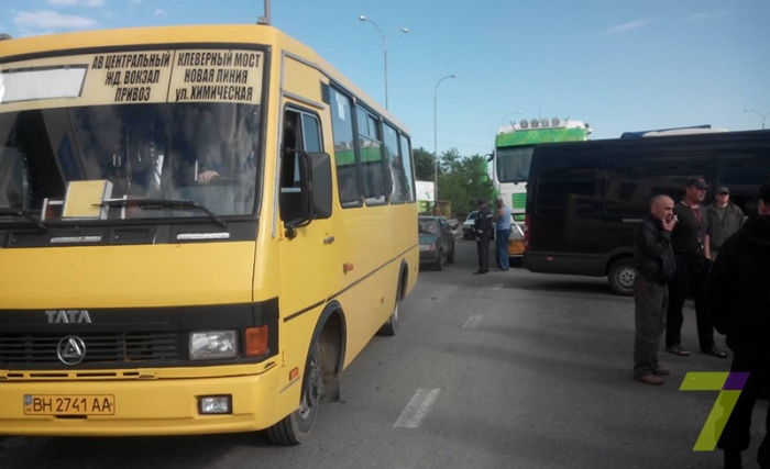 Дальнобойщики перекрыли трассу Одесса-Киев