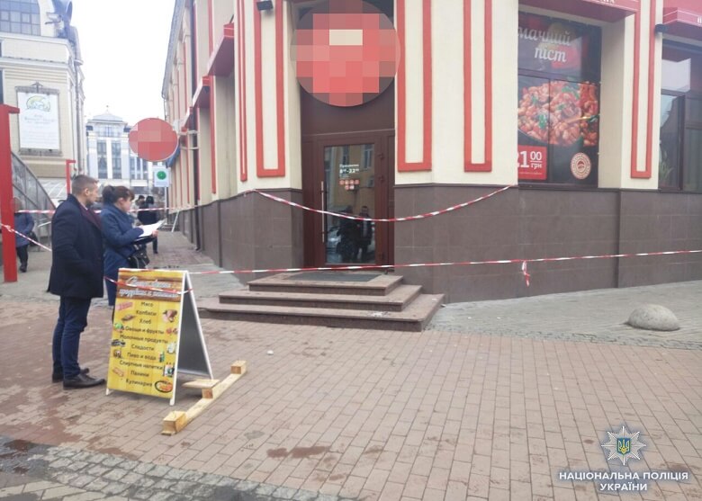 У поліції повідомили подробиці смерті чоловіка у кафе в Києві