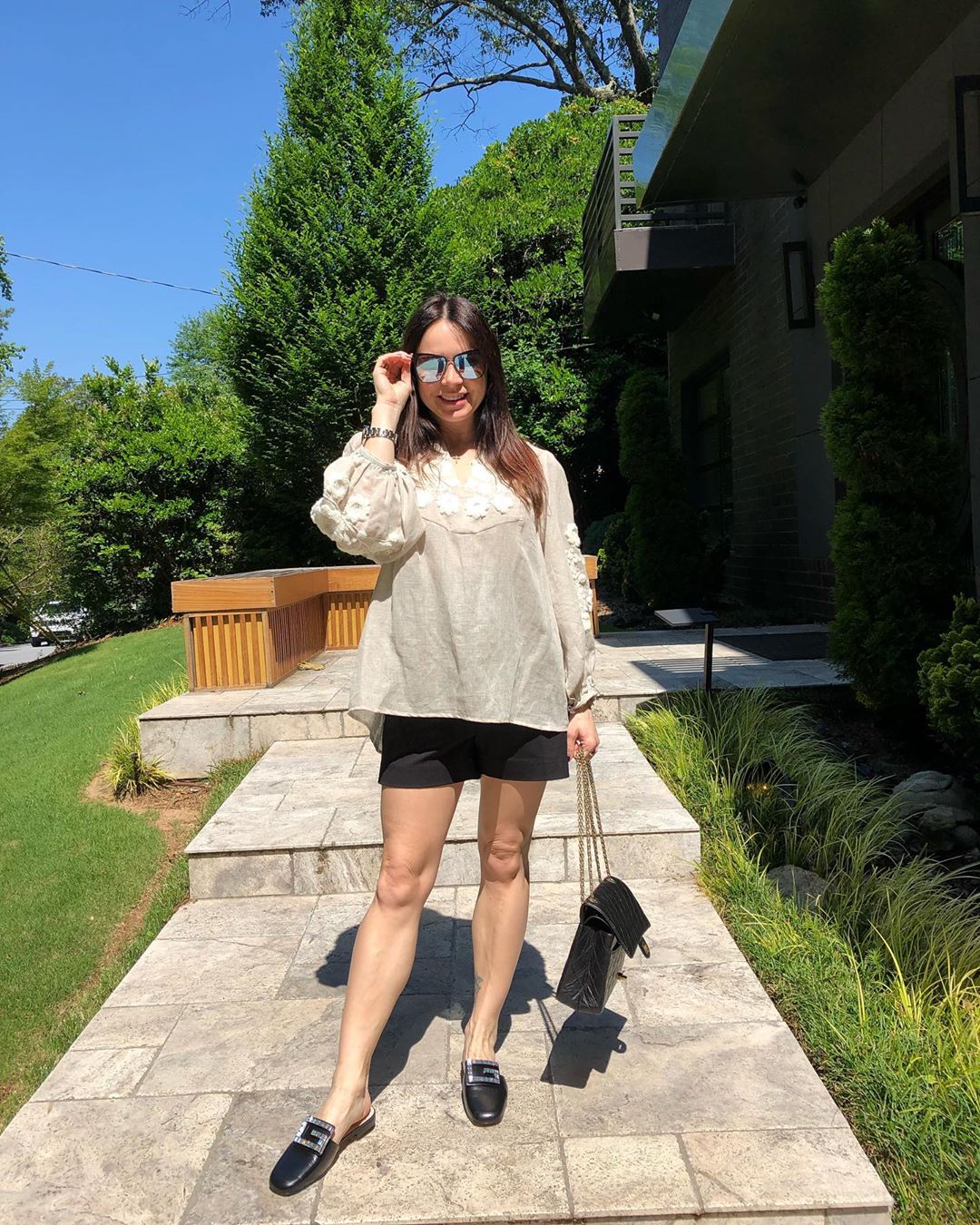 &quot;Спасибі за посмішку&quot;: вагітна Подкопаєва захопила стилем в блузі-вишиванці