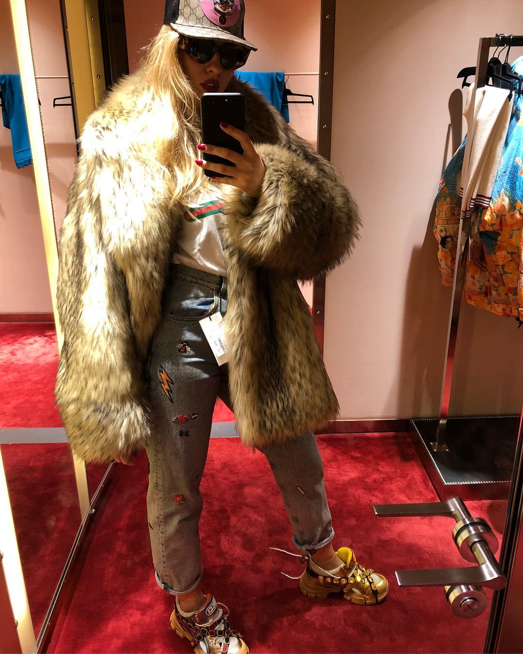 Ефектна Оля Полякова