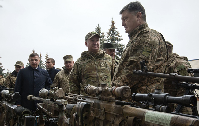 Корупція знищує українську армію, - NYT