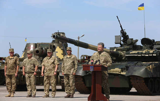 Корупція знищує українську армію, - NYT