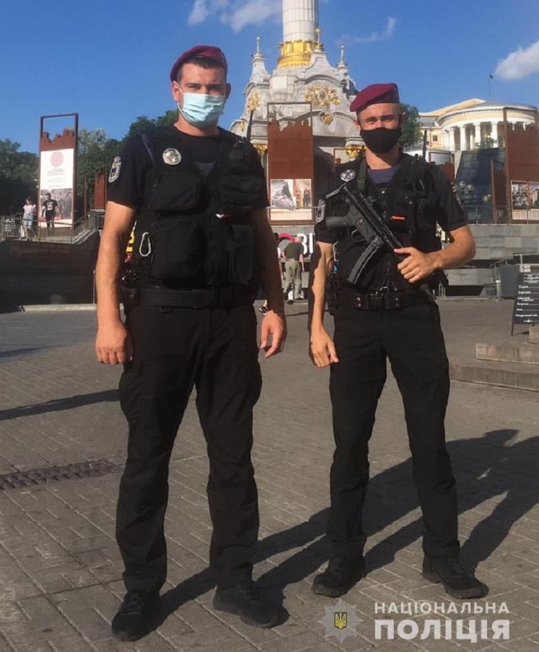 В Киеве на улицы вывели автоматчиков: в полиции сделали заявление