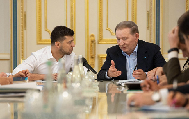 Почему Зеленский не ходит в галстуке: эксперт назвал причину (фото)