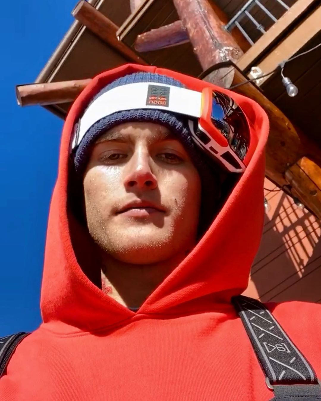 Зброя, хамство і проблеми з поліцією: 20-річний син Сінді Кроуфорд сколихнув мережу зухвалими витівками