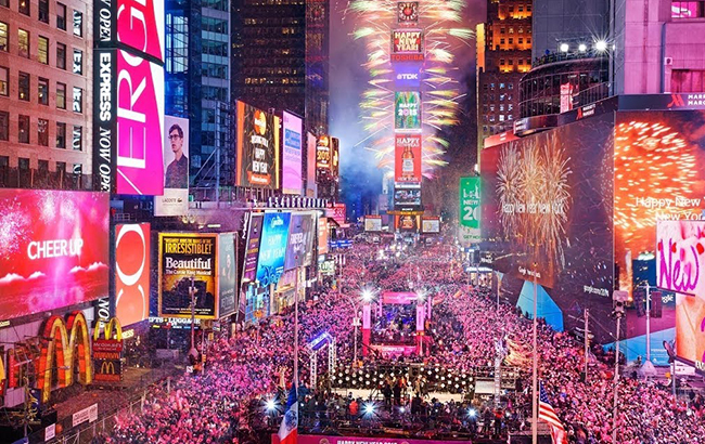 Топ-10 самых красивых городов мира в период новогодних праздников