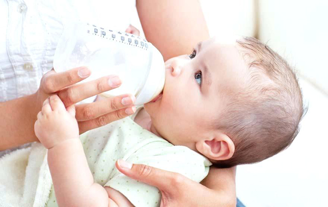 Эти методы опасны: Комаровский рассказал что делать, если ребенок не хочет есть