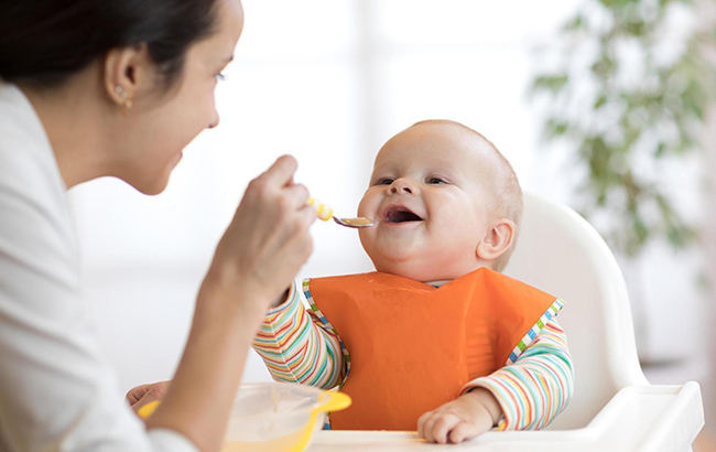 Эти методы опасны: Комаровский рассказал что делать, если ребенок не хочет есть