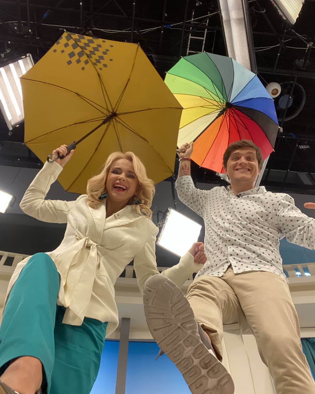 З родзинкою: Лілія Ребрик захопила бездоганним діловим аутфітом