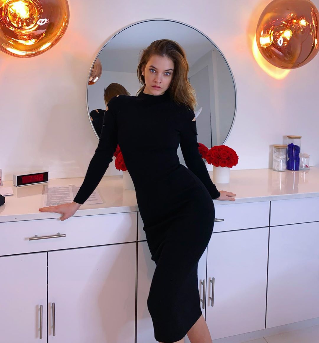 Оце форми! Барбара Палвін підкорила мережу розкішним тілом в ефектній сукні