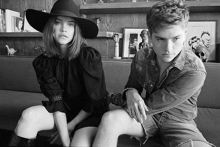 Без макияжа и в объятиях любимого: "ангел" Victoria’s Secret Барбара Палвин поделилась откровенным фото с карантина