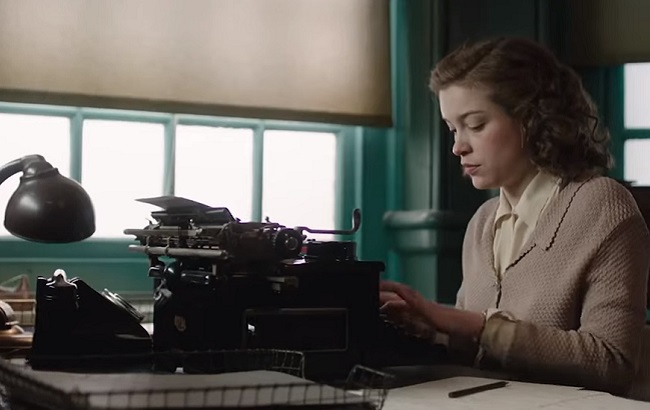 Софі Куксон у фільмі "Код Червоний"