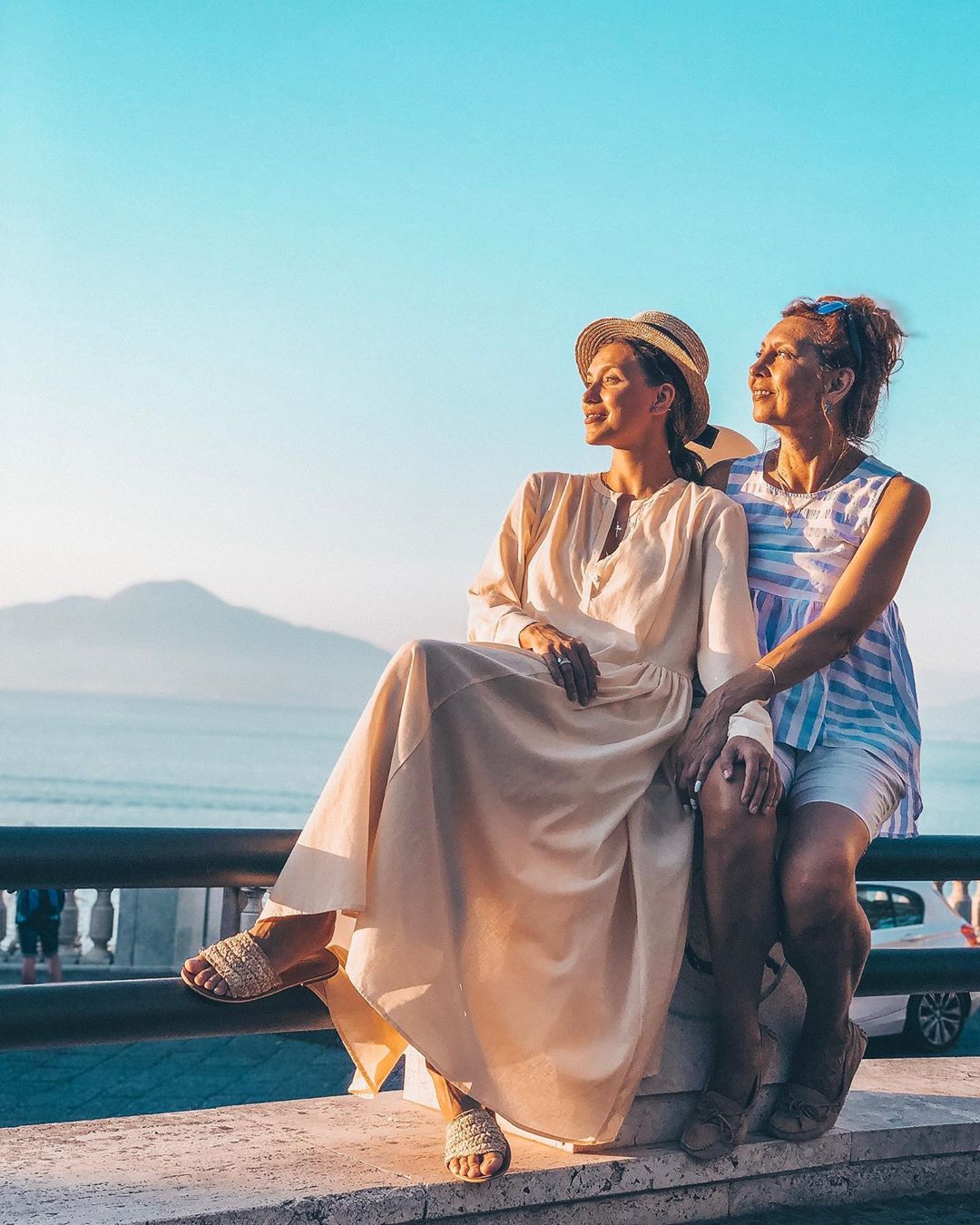 "У вас ее улыбка": Регина Тодоренко поразила схожестью с мамой на ярком фото