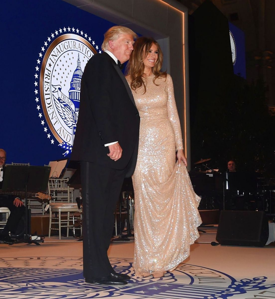 Меланія Трамп одягла на урочисту вечерю в честь інавгурації золоте плаття