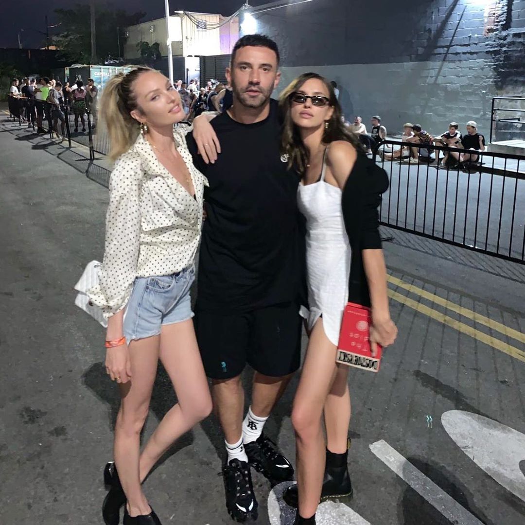 Страдать за Брэдли некогда: постройневшая Ирина Шейк зажигает в Нью-Йорке со знаменитым дизайнером