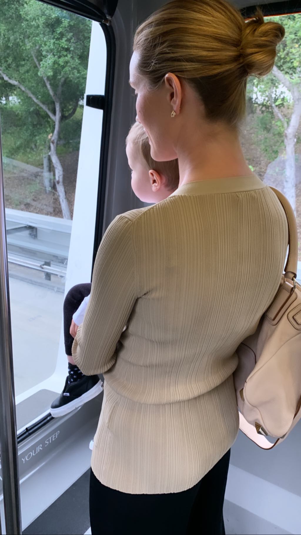 Роузі Хантінгтон-Уайтлі