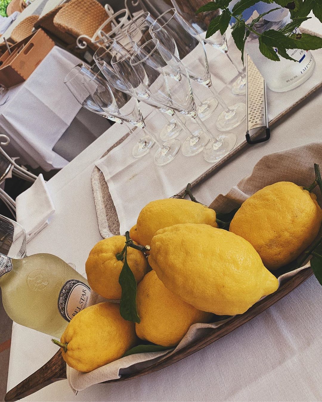 Вона ідеальна: Роузі Хантінгтон-Уайтлі показала спортивну фігуру у відвертому купальнику