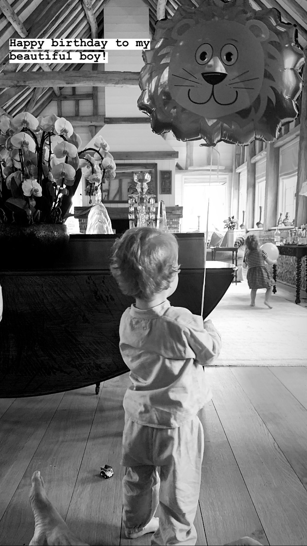 С днем рождения, красавчик! Роузи Хантингтон-Уайтли и Джейсон Стетхэм отмечают 2-летие первенца